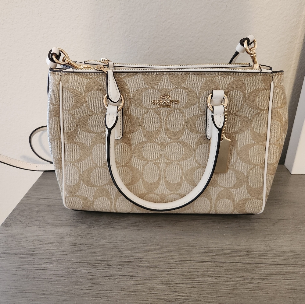 Coach  Mini Surrey in signature canvas